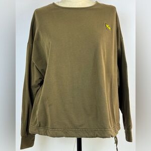 Women’s Crewneck Sweatshirt.